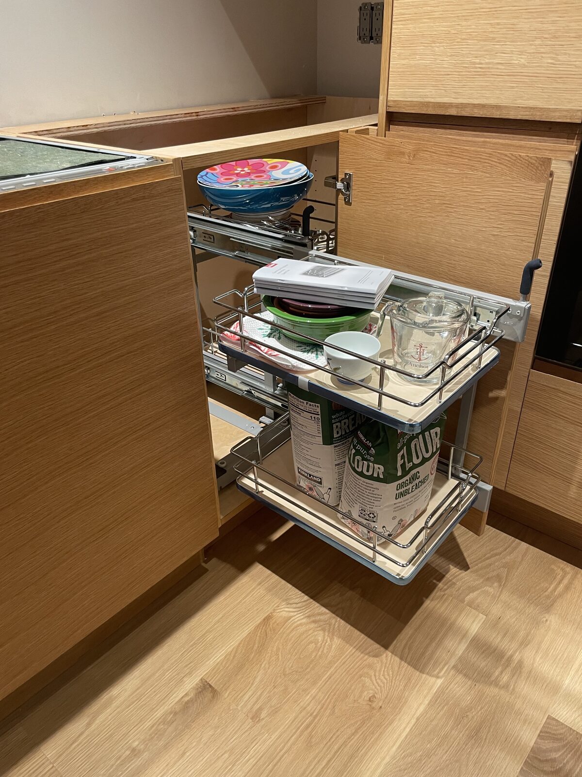 Magic corner pull-out storage solution — DodiHome